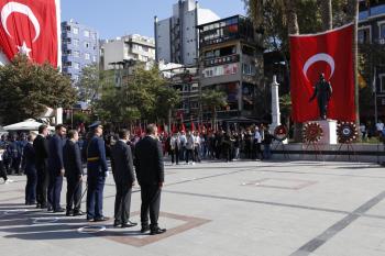 Rektörümüz 29 Ekim Cumhuriyet Bayramı Resmî Törenine Katıldı