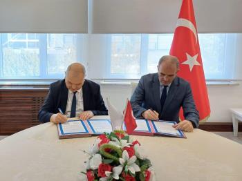 Üniversitemiz ile Özbekistan Gülistan Devlet Üniversitesi Arasında İş Birliği Protokolü İmzalandı