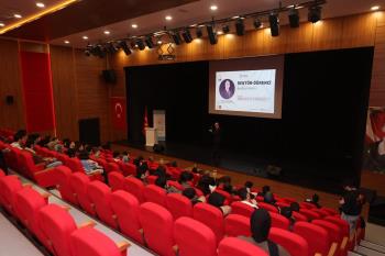 Rektörümüz Prof. Dr. İsmail Boz, Tıp Fakültesi Öğrencilerimizle Bir Araya Geldi