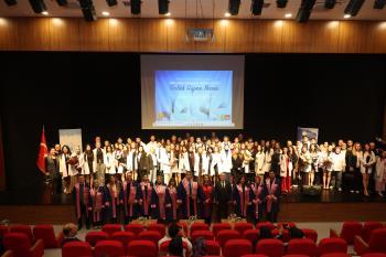 Fizyoterapi ve Rehabilitasyon Bölümümüzde Önlük Giyme Töreni Gerçekleştirildi