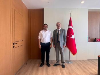 Azerbaycanlı Mezun Öğrencimizden Rektörümüze Nezaket Ziyareti